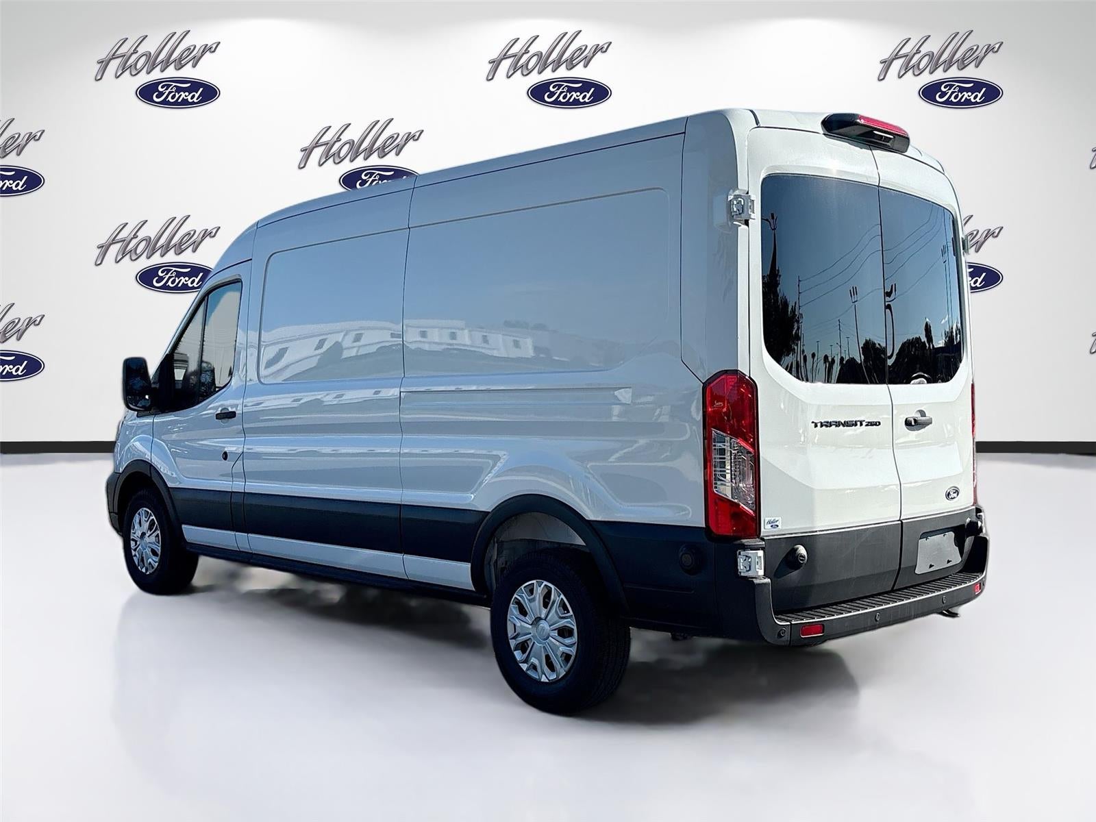 2026 Ford Transit Cargo Van T-250 148" Med Rf 9150 GVWR RWD