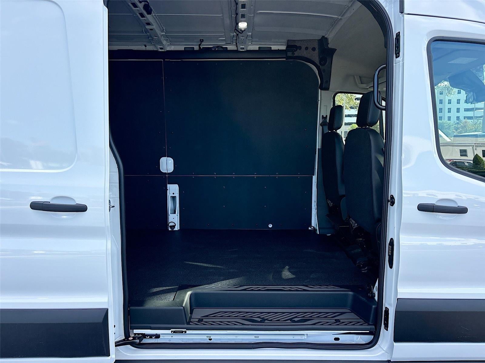 2026 Ford Transit Cargo Van T-250 148" Med Rf 9150 GVWR RWD