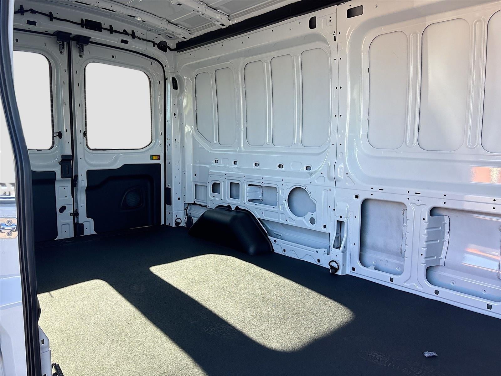 2026 Ford Transit Cargo Van T-350 148" Med Rf 9500 GVWR RWD