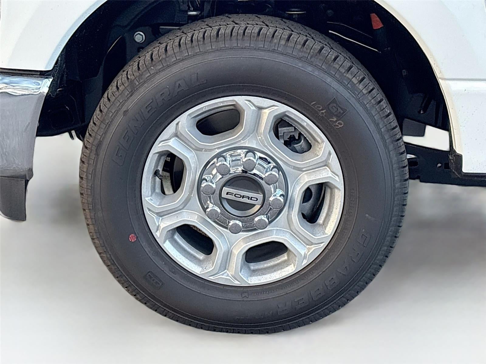 2026 Ford Super Duty F-350 SRW XLT