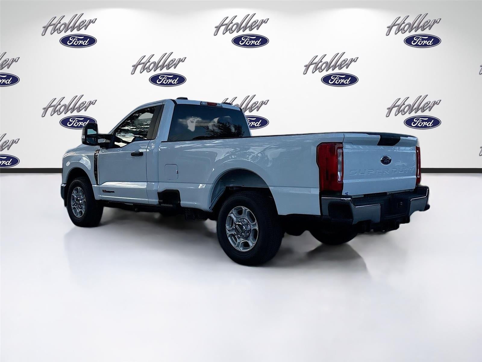 2026 Ford Super Duty F-350 SRW XLT