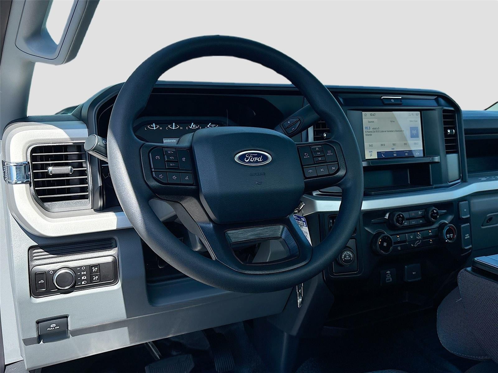 2025 Ford Super Duty F-350 SRW XL