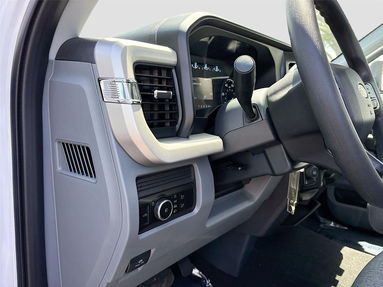 2025 Ford Super Duty F-350 SRW XL