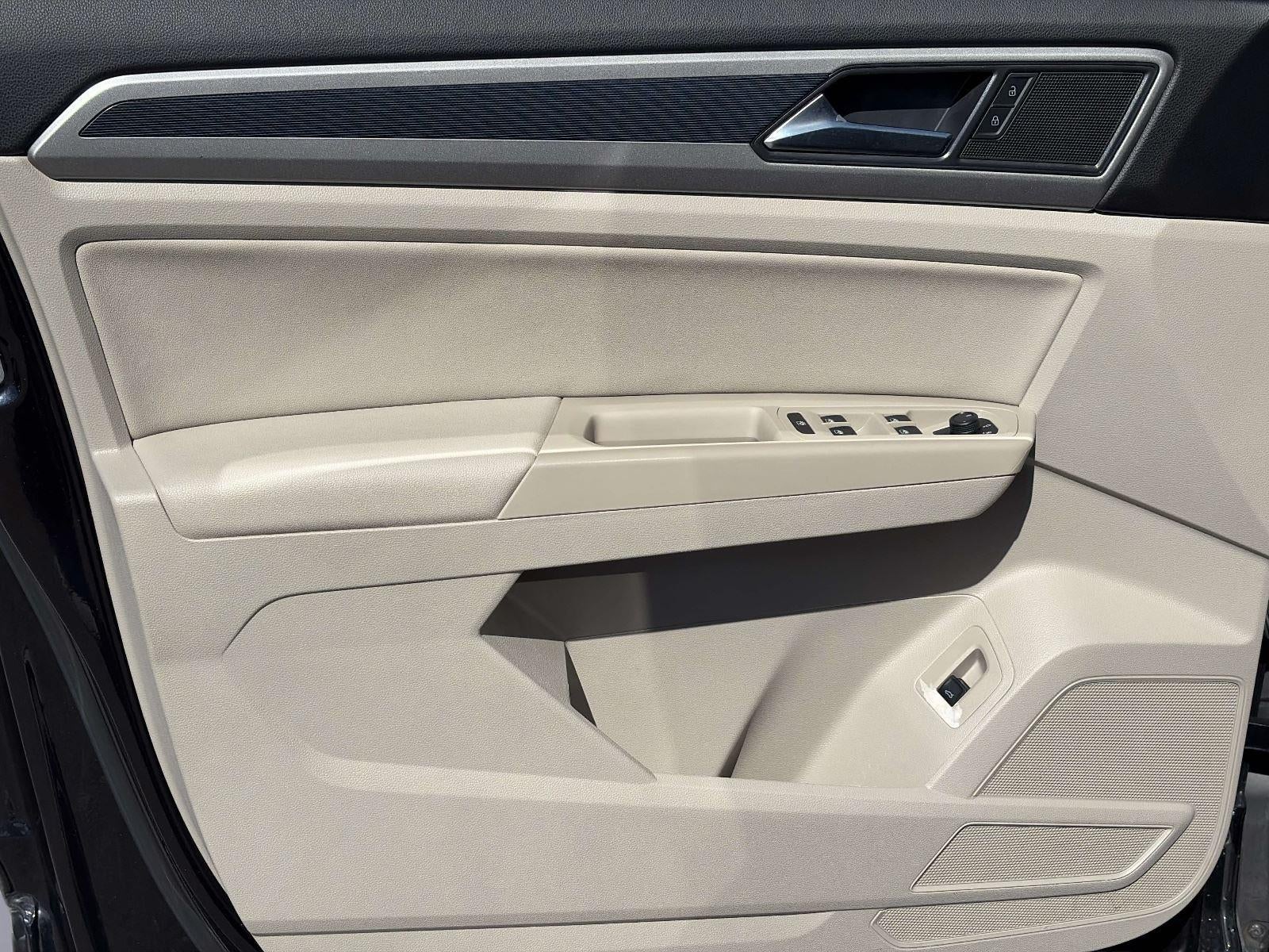 2021 Volkswagen Atlas 3.6L V6 SE w/Technology R-Line