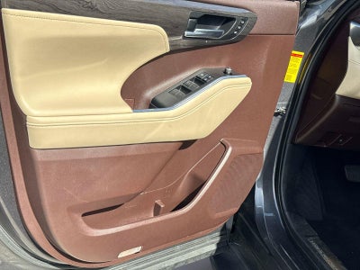 2020 Toyota Highlander Hybrid Platinum