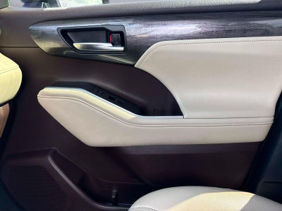 2020 Toyota Highlander Hybrid Platinum