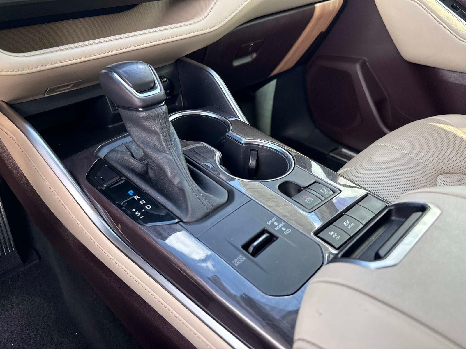 2020 Toyota Highlander Hybrid Platinum