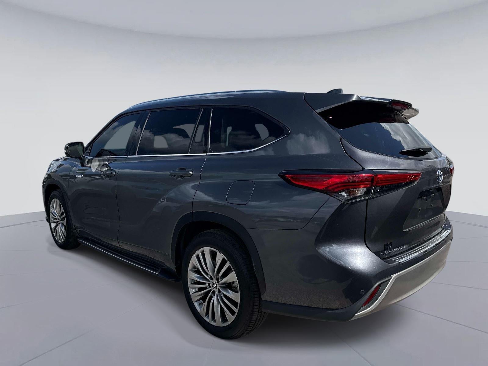 2020 Toyota Highlander Hybrid Platinum