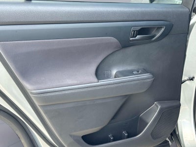 2020 Toyota Highlander LE