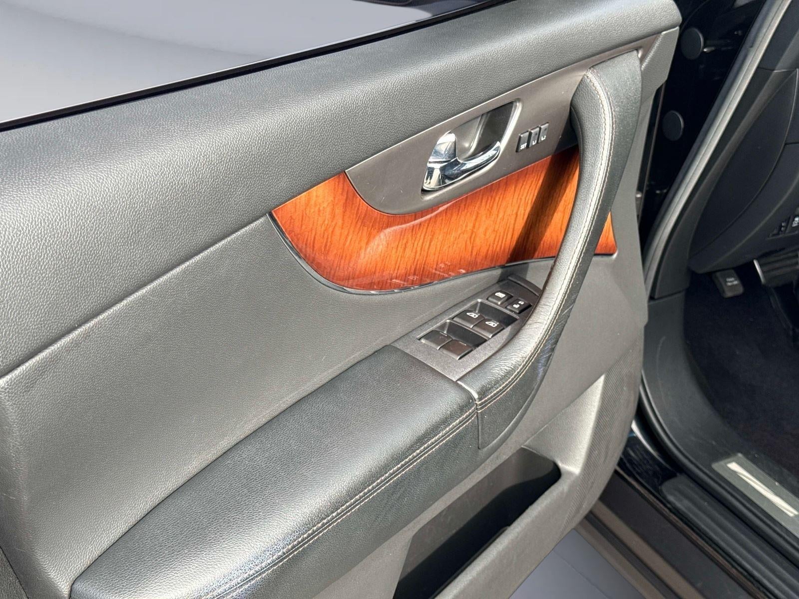 2014 INFINITI QX70 AWD 4dr