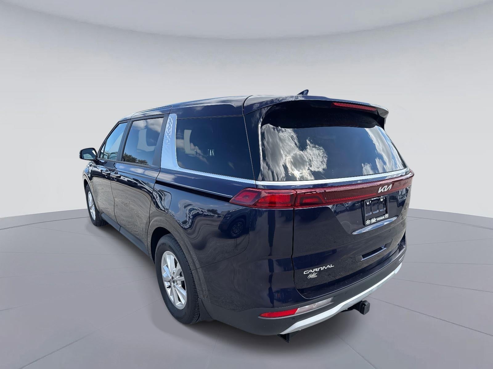 2023 Kia Carnival LX